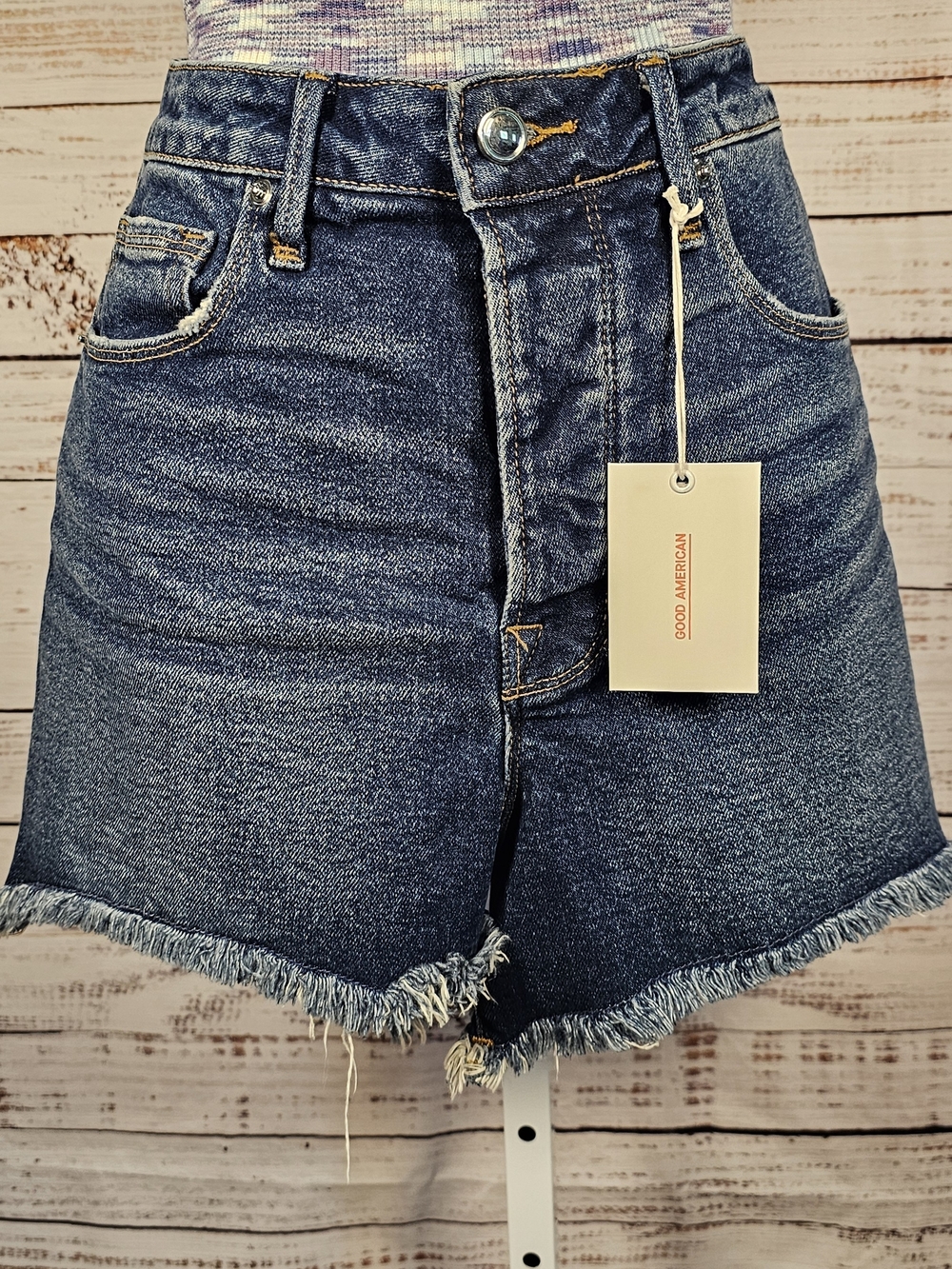 Good American Bombshell High Rise Distressed Denim Shorts Size 10 NWT